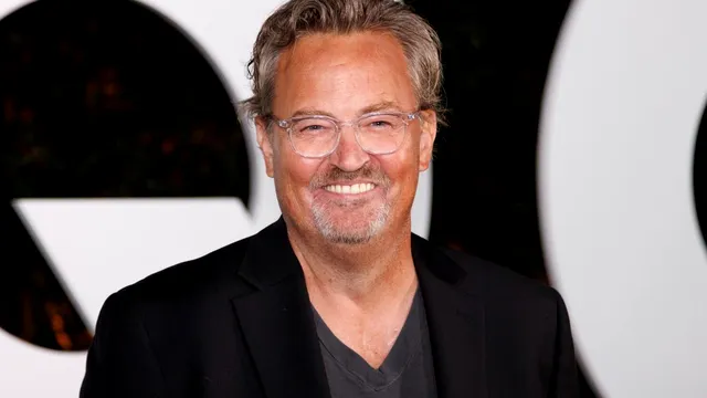 Doctorul implicat în moartea lui Matthew Perry, acuzat oficial. Ce pedeapsă riscă