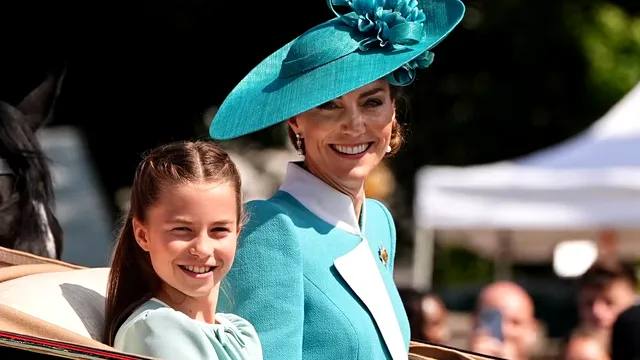 Kate Middleton și Prințesa Charlotte, apariție elegantă și emoționantă la Trooping the Colour