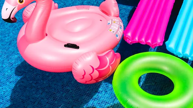 Unde ne răcorim vara aceasta în București. Top 10 piscine și parcuri acvatice care merită vizitate