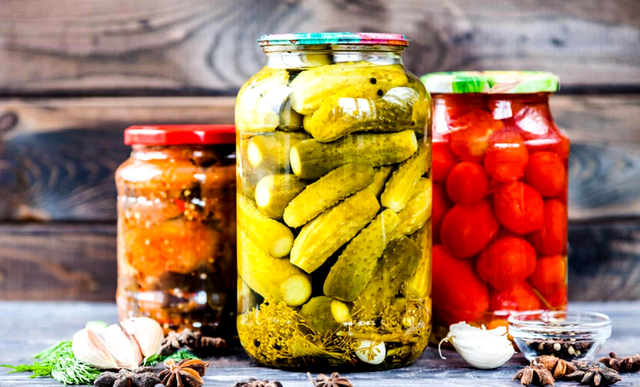 In ce sa invelesti borcanele cu muraturi ca sa reziste perfect la iarna.