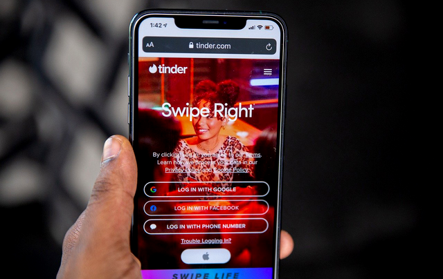 Cum poţi afla dacă iubitul tău are cont pe Tinder