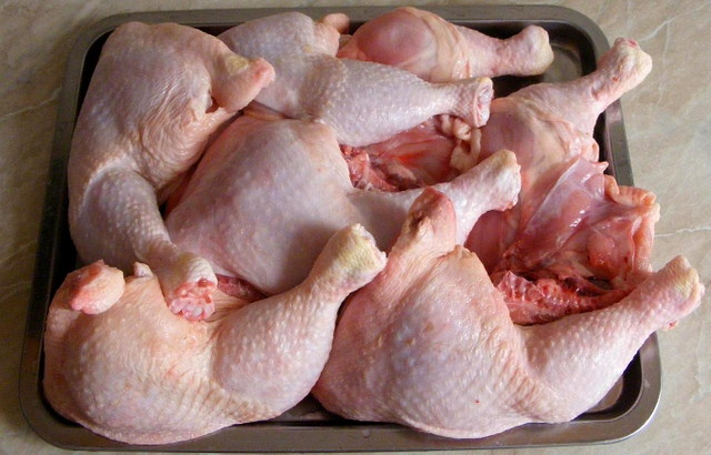 Cum alegi corect carnea de pui din supermarket