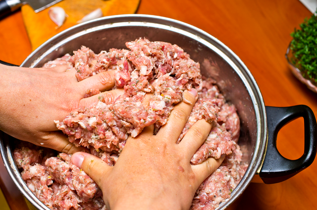 Secretul pentru cei mai gustosi carnati de casa