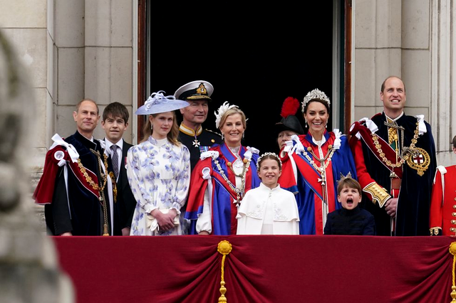 Ce i-a șoptit Kate Middleton la ureche prințului Louis pentru a-l cuminți în public. Mesajul surprinzător