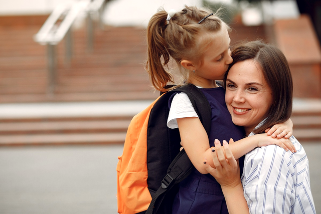 Este legal homeschooling-ul în România? Care sunt principalele avantaje și dezavantaje și ce se întâmplă cu copiii care învață acasă