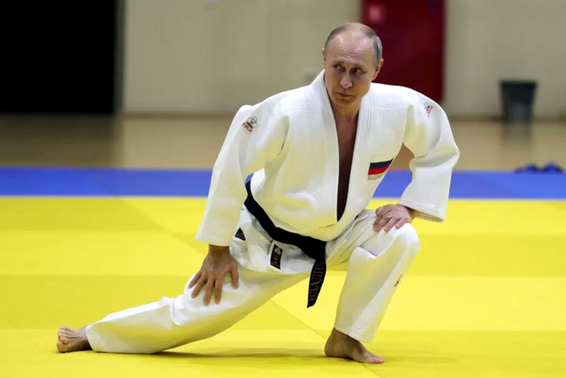 Vladimir Putin are un program zilnic de antrenament