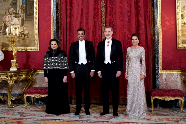 Povestea fascinantă a șeicului din Qatar. Are 3 neveste și 13 copii