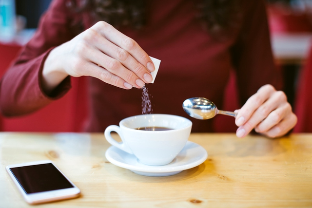 Ce pui în cafea ca să nu mai fie așa amară