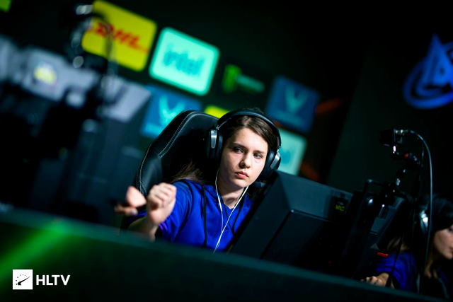Cum a început pasiunea Anei Dumbravă, cea mai bună jucătoare de Counter Strike din lume, pentru gaming