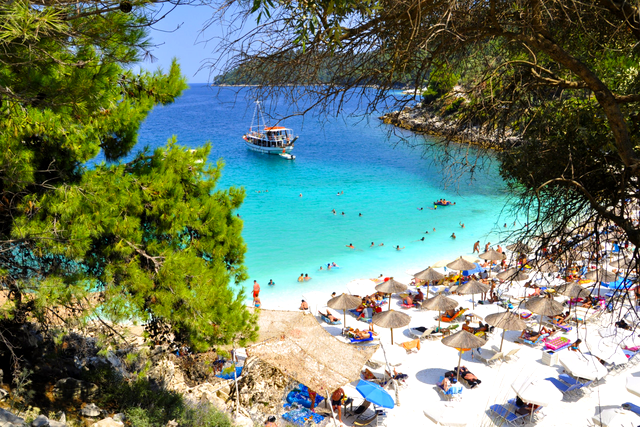 Cât a ajuns să coste o vacanță în Grecia în 2023
