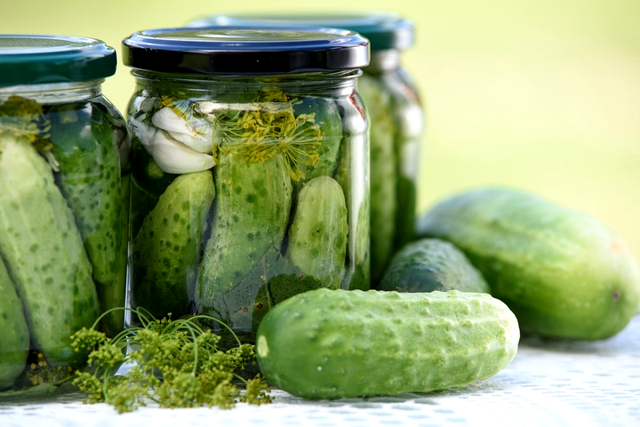 Renunță la acest ingredient dacă vrei să ai murături crocante și gustoase toată iarna