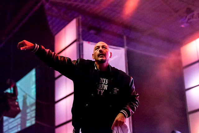Andreea Bănică, amenințată și înjurată la un concert de un artist internațional. Vedeta a depus plângere la Poliție