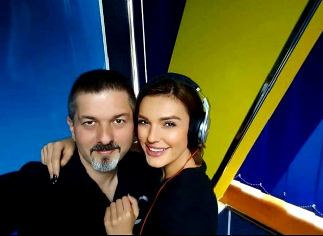 Diana Enache prezintă emisiunea 