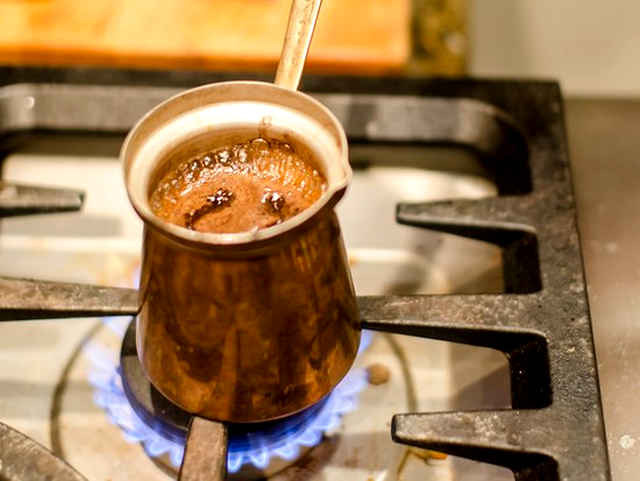 Așa faci cea mai bună cafea la ibric