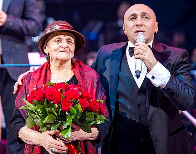 Ultima poză a artistului alături de mama lui