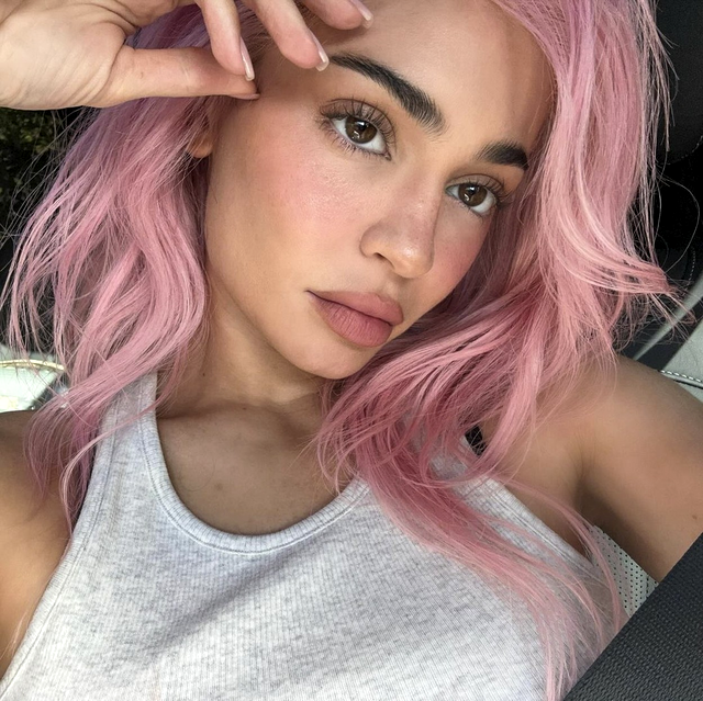 Kylie Jenner a renunțat la părul brunet. Noul look o schimbă total, cum arată sora lui Kim Kardashian