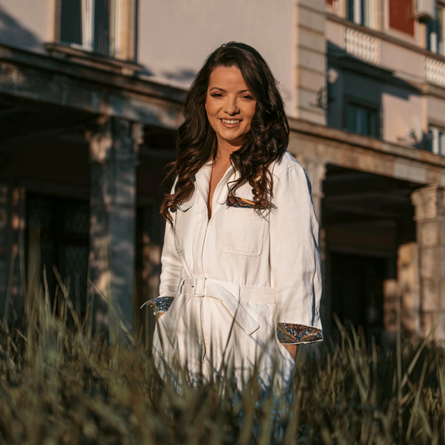 Anca Dinicu