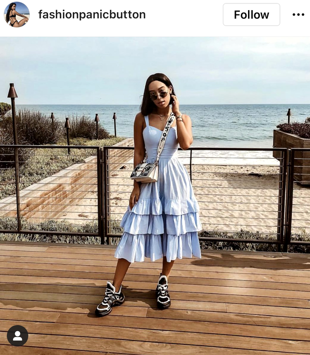 Rochii de vară de zi care merg cu adidași
