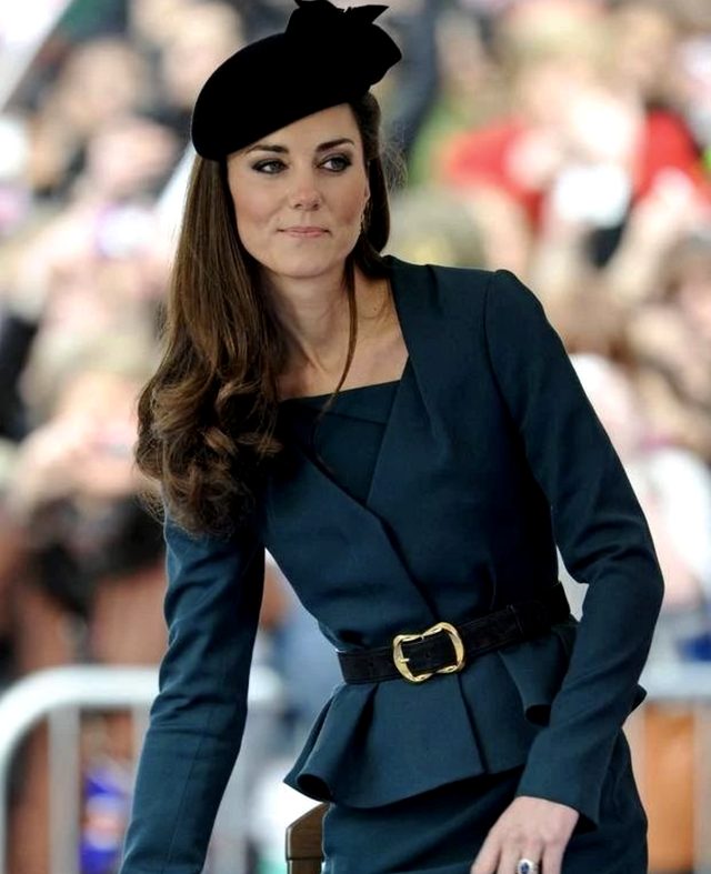  obiecte vestimentare pe care Kate Middleton a încetat să le mai poartă, după căsătoria cu Prințul William