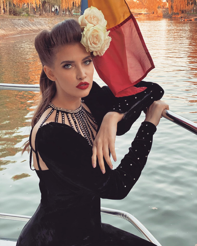 Iulia Albu