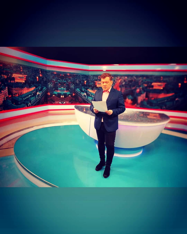 Mihai Ghiță, prezentatorul emisiunii „În oglindă”