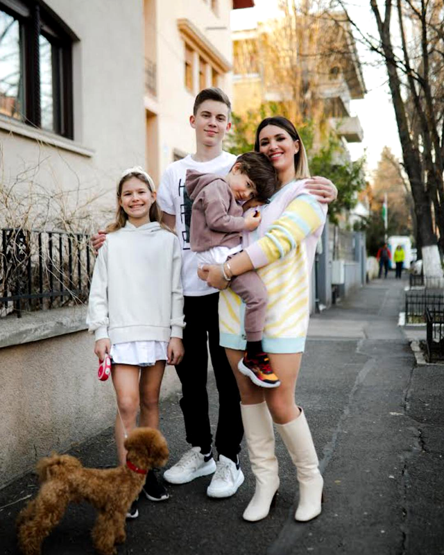 Ela Crăciun, soluție minune! Cum îl determină pe fiul ei adolescent să aibă doar note de 9 și 10
