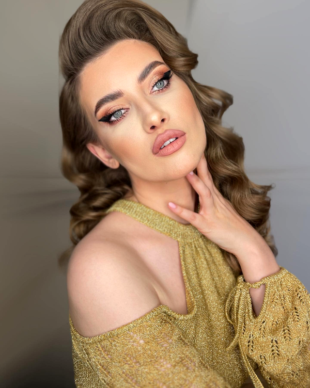 Iulia Albu