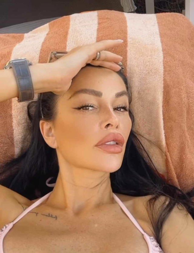 Val de reacții dure după ce Brigitte Pastramă s-a pozat la plajă