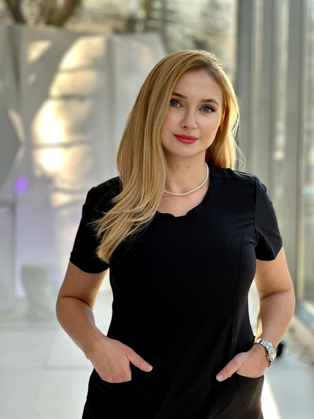 Medicul dermatolog Cristina Safta are o vastă experiență în domeniu