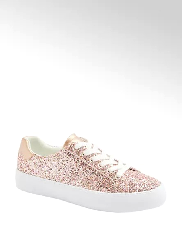 modele de sneakers pentru primăvara 2023