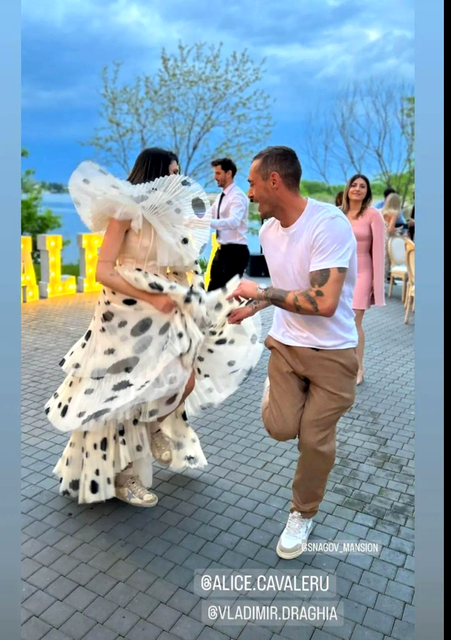 Soția lui Vladimir Drăghia, în teniși la botezul mezinei Alegra