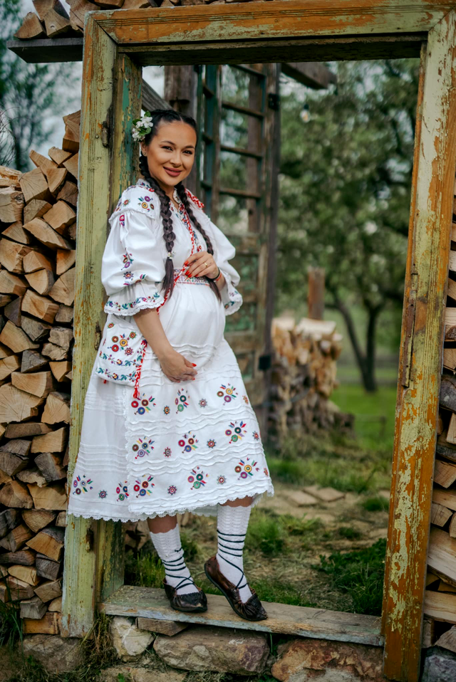 Vlăduța Lupău, în al treilea trimestru de sarcină