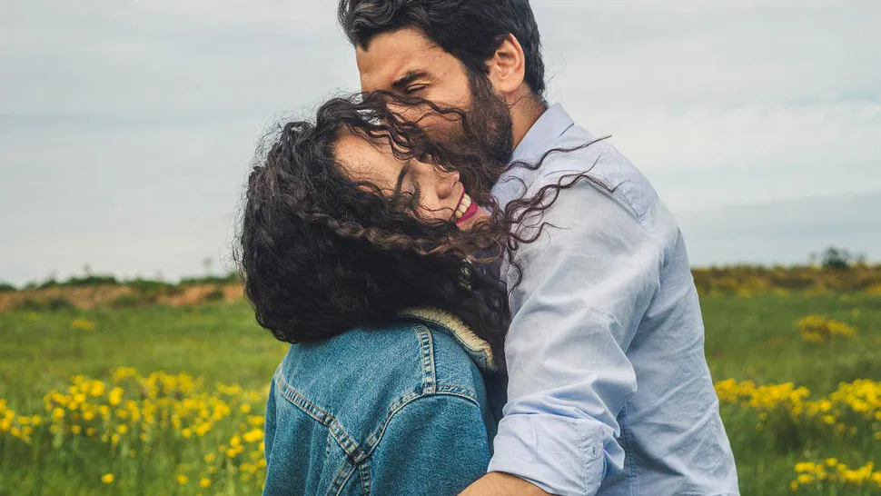 Semne clare că un bărbat nu are intenţii serioase. Cum îţi dai seama că vrea doar o aventură