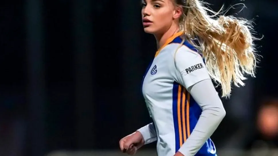 Cine este Ana Maria Markovic, tânăra supranumită cea mai frumoasă fotbalistă din lume. Imagini de senzație
