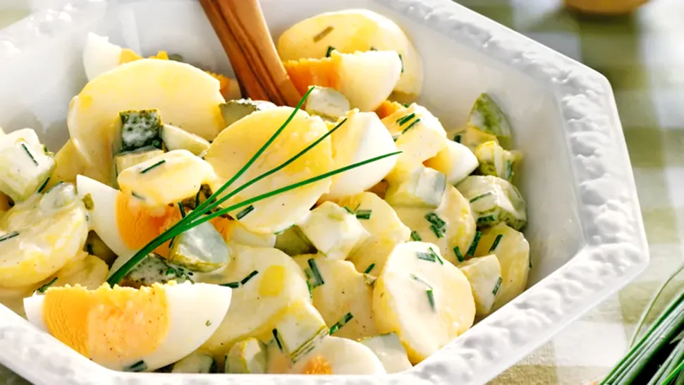Ingredientul pe care să-l adaugi în salata orientală pentru un gust deosebit. Rețeta de care nu te vei mai sătura