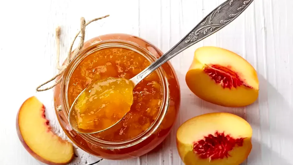 Secretul pentru cea mai bună dulceață de piersici. Cât timp se țin de fapt la fiert, rețeta pas cu pas