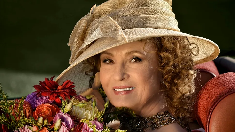 Angela Similea, plină de eleganță la 77 de ani. Cum a apărut artista de sărbători: “Ce minunată sunteți”