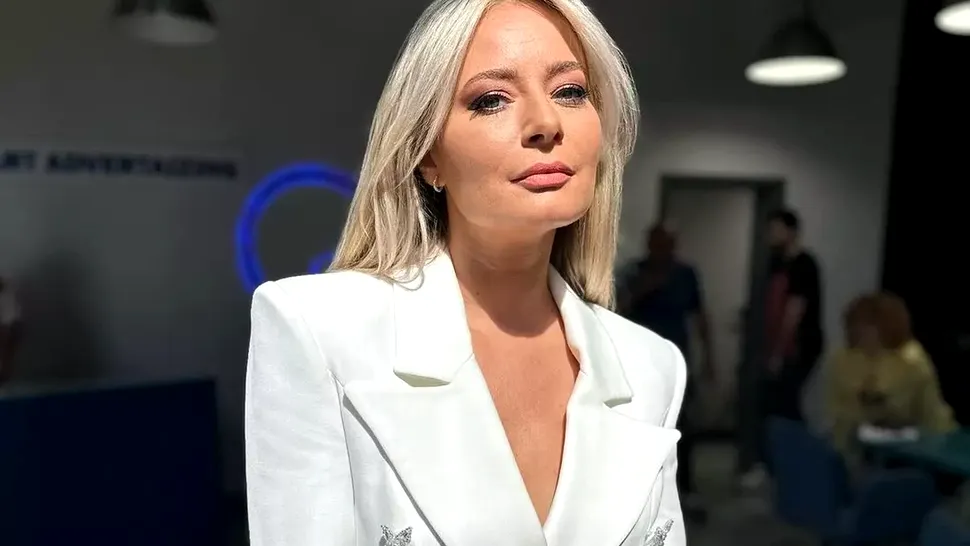 Laura Cosoi revine pe micul ecran: “Mi-a fost foarte dor”. Fanii sigur se vor bucura să o vadă în această ipostază