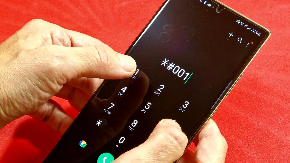 Codurile secrete care îți arată că telefonul tău ar putea fi urmărit
