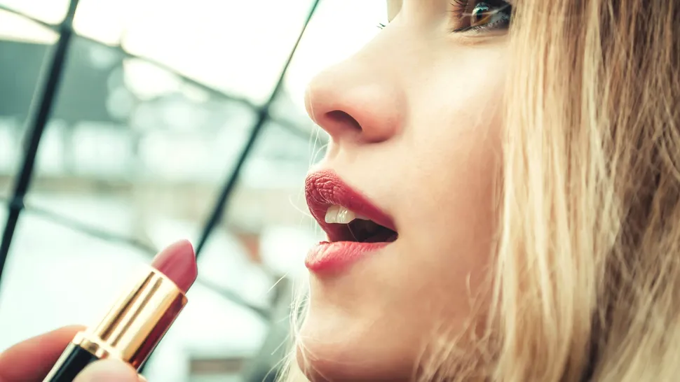 Top 5 rujuri rezistente la transfer. Asigură culoarea perfectă pentru toată ziua