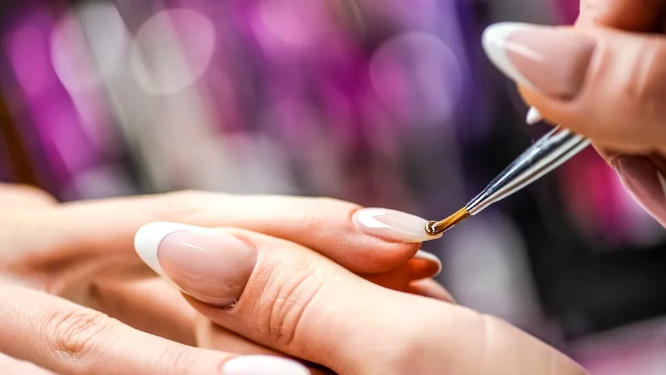 Unghiile care revin la modă, în 2025. Modele simple în culori cât mai naturale
