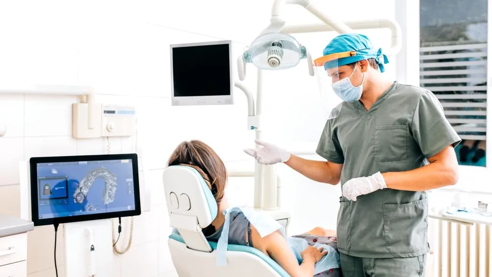 Anumite lucrări dentare devin ilegale în România. Medicii trag un semnal de alarmă asupra riscurilor