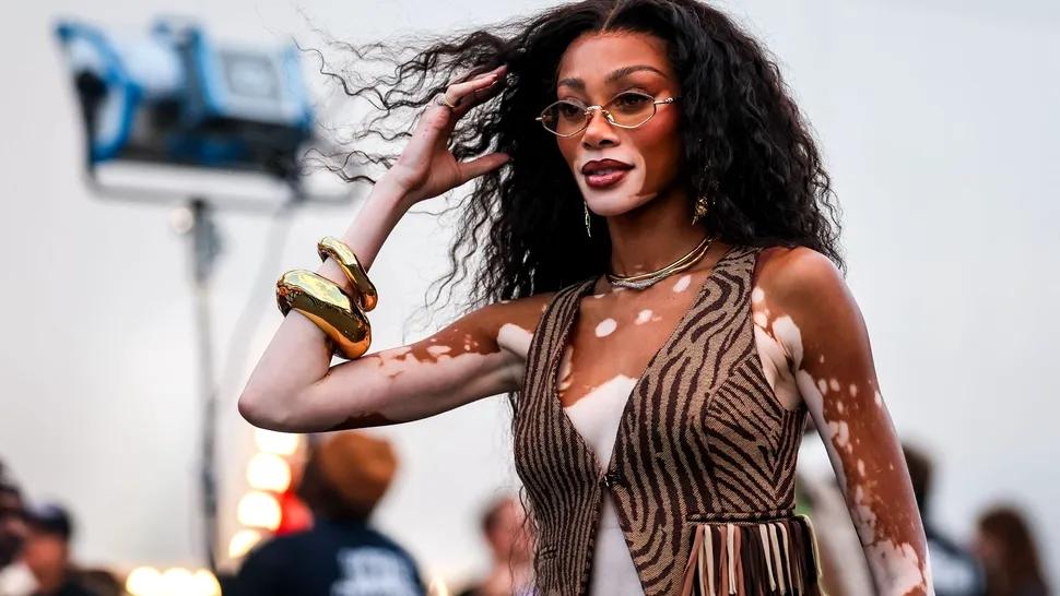 Winnie Harlow, strălucitoare pe străzile din Miami – ținuta care a atras toate privirile