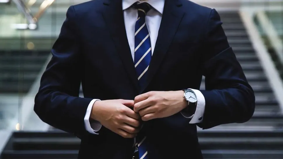 Începe ziua ca un om de succes: 10 obiceiuri matinale care te ajută să fii productiv