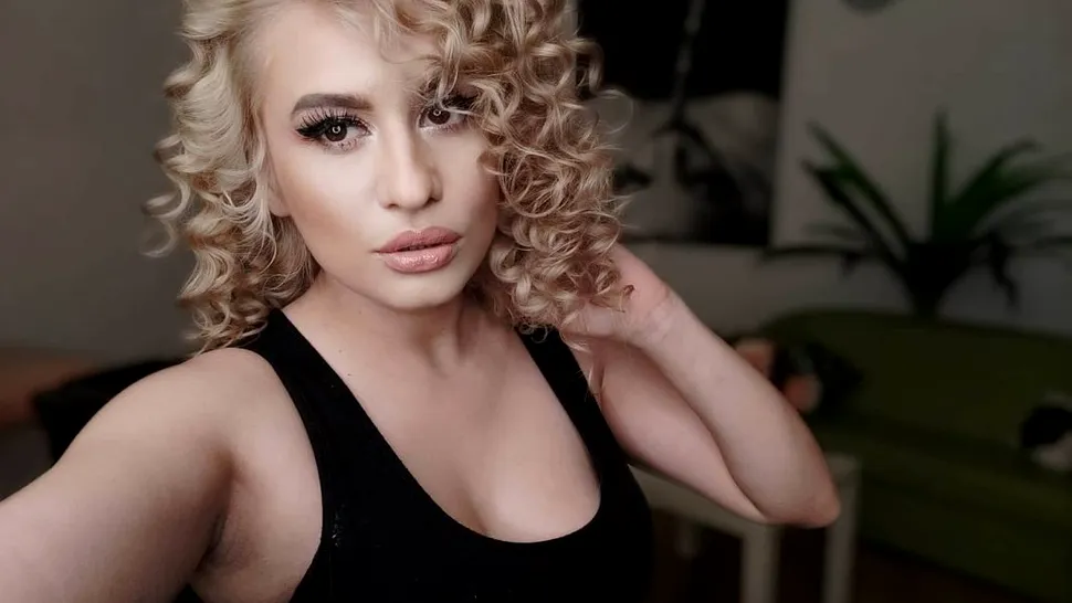 Anisia Gafton, concurenta de la ”Te cunosc de undeva!”, are sau nu bustul mărit? ”Sunt 100% naturală, ca roșia românească din grădină. Fără E-uri”. Exclusiv