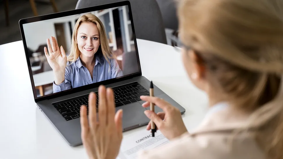Cum să arăți bine într-un video call. Detalii la care trebuie să acorzi atenție