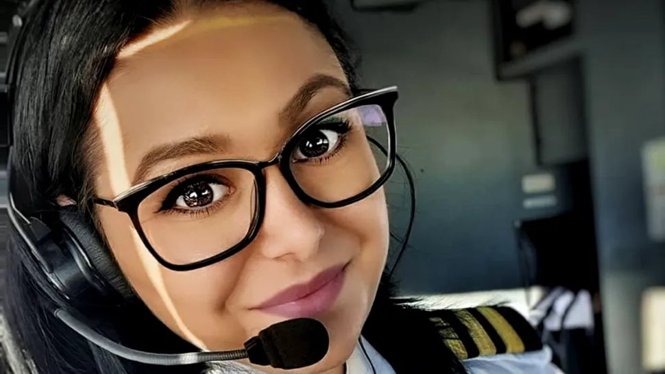 Smaranda Dragomir, una dintre puținele femei pilot din România: ”Trebuie să demonstrezi mai mult, dar nu e imposibil!” INTERVIU