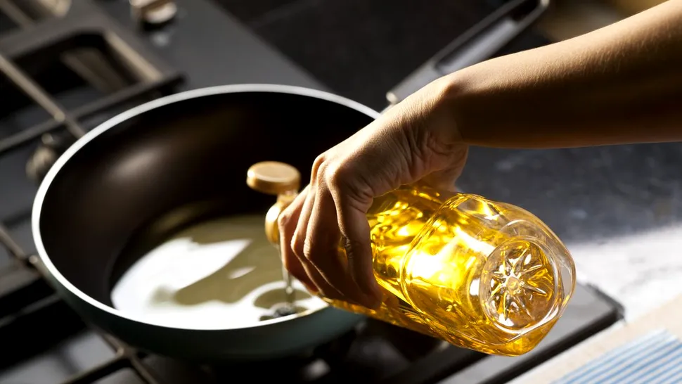 Cum poţi prăji alimentele fără să faci miros în casă. Trucuri simple, cu efect rapid