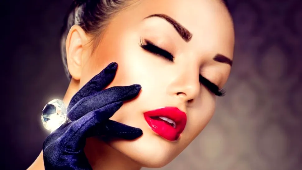 Trucuri pentru un machiaj de seară rezistent. Claudia Preduca, make-up artist: „Rutina de îngrijire este cel mai important pas” EXCLUSIV