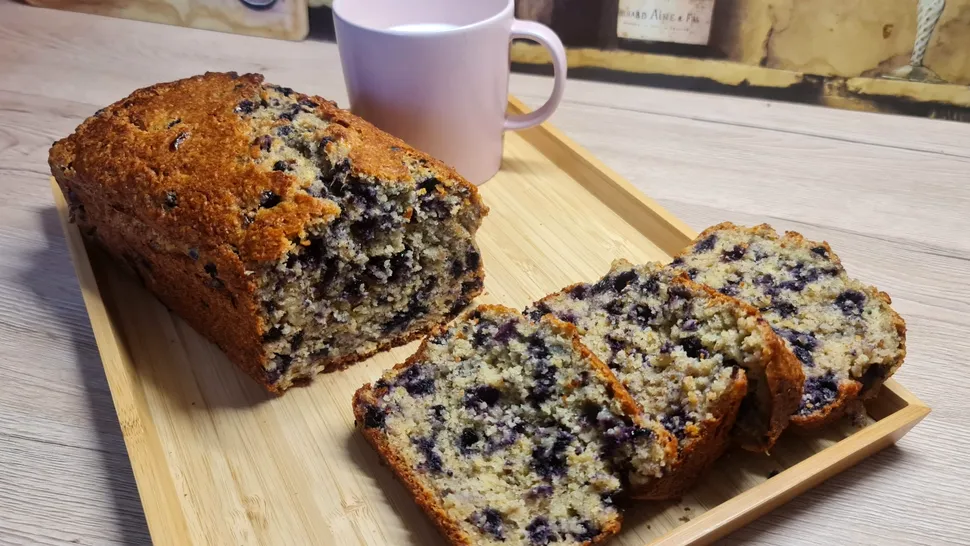 Banana bread cu afine și tărâțe de ovăz. Fără zahăr